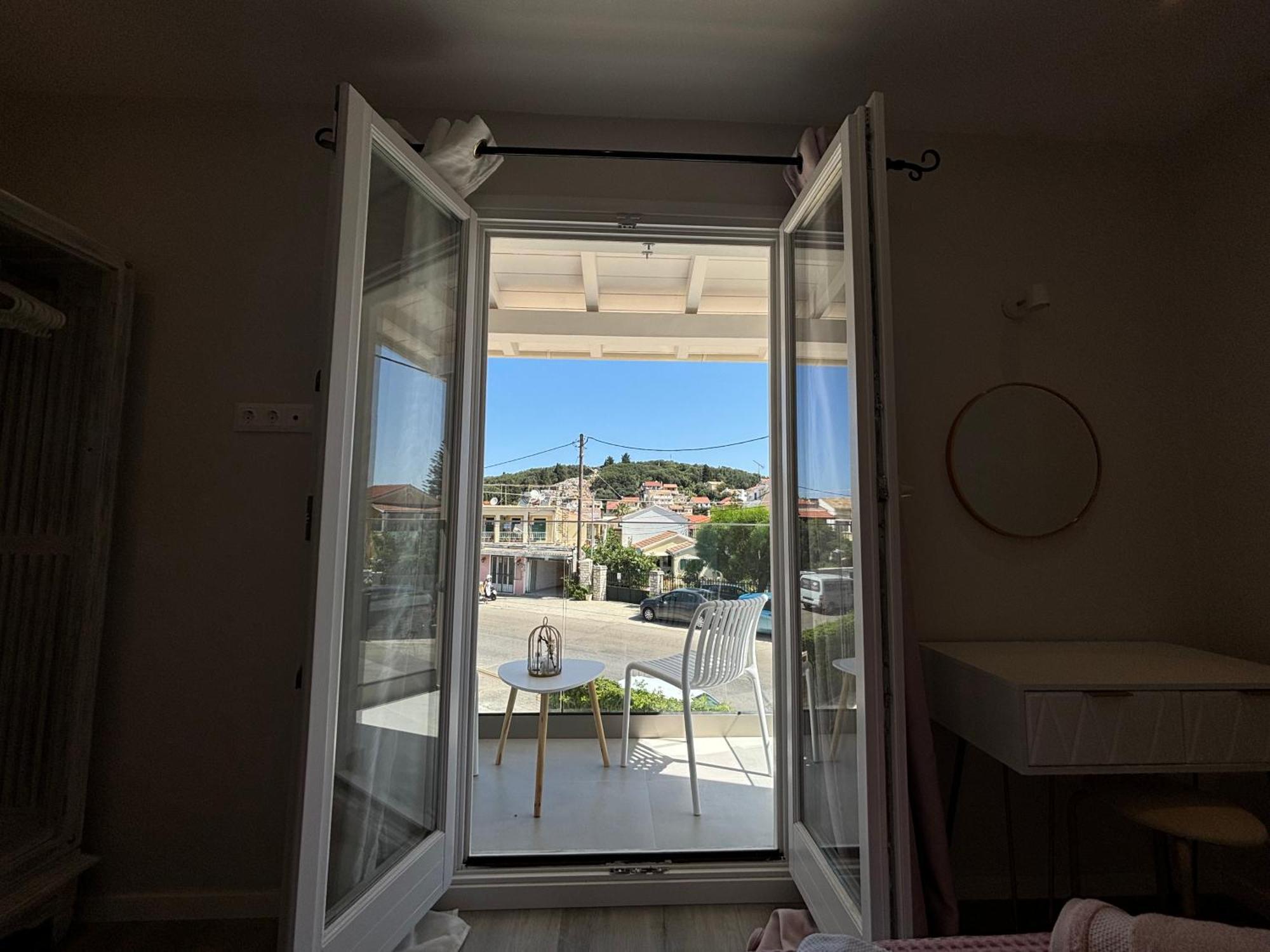 Mayflower Apartments Kassiopi Luaran gambar